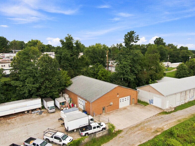 More Photos Of 890 Roanoke St, Christiansburg Warehouse For Lease