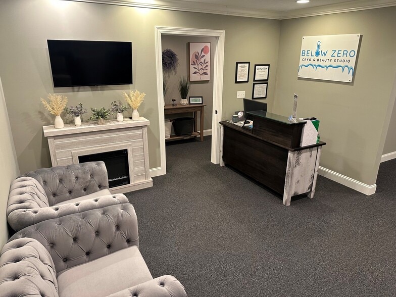 More Photos Of 1000 Coombs Farm Dr, Morgantown Office For Lease