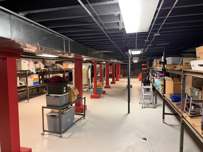 More Photos Of 1109 W Fulton Market, Chicago Flex For Sale