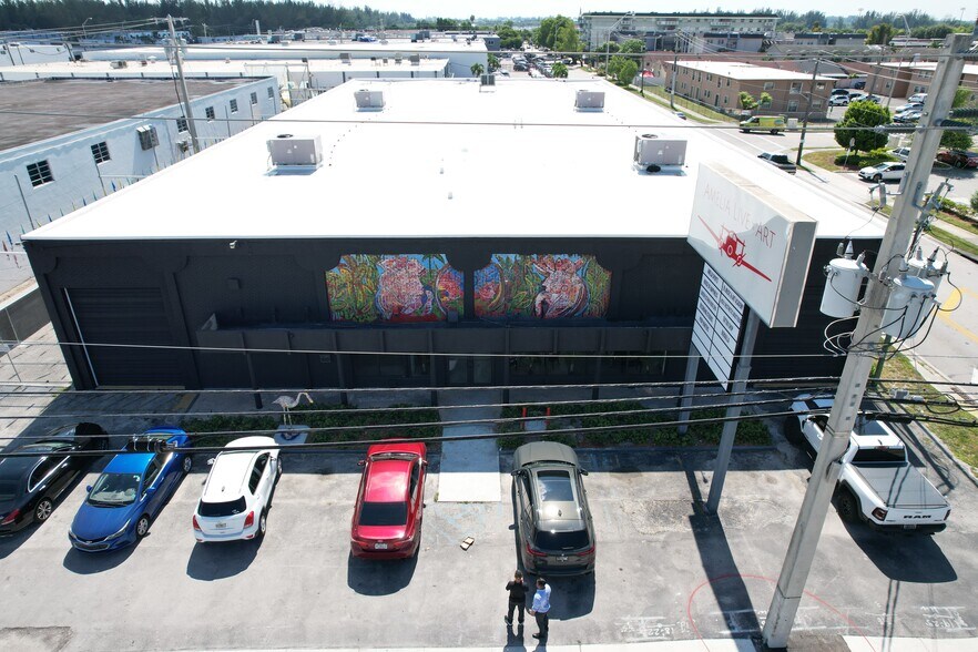 More Photos Of 7445 W 4th Ave, Hialeah Showroom For Sale