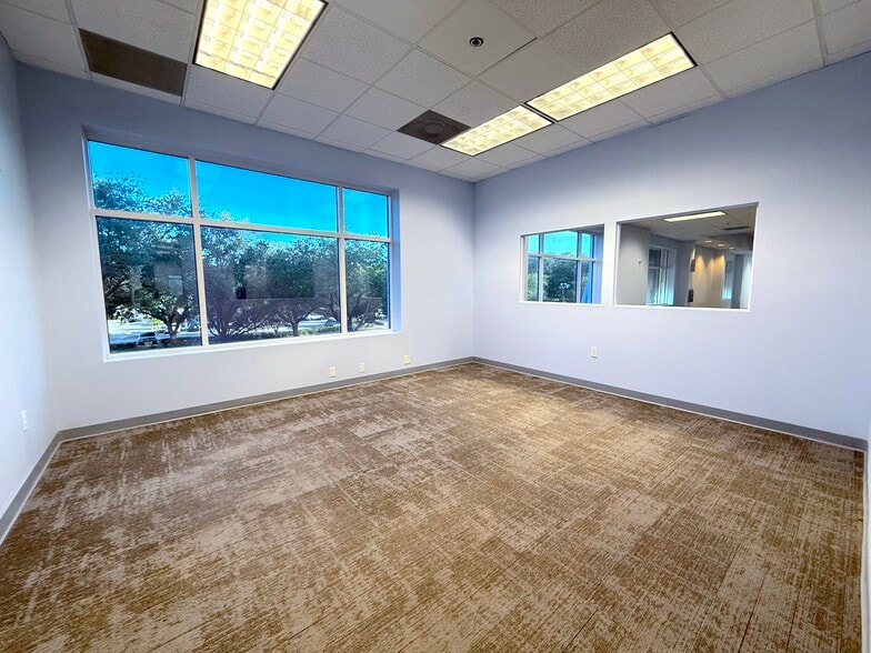 More Photos Of 1743 Park Center Dr, Orlando Medical For Sale