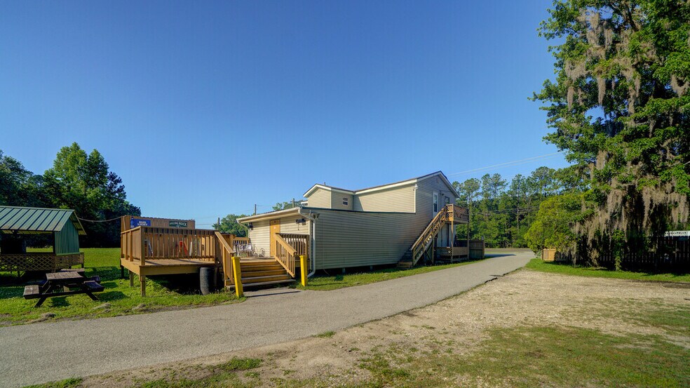 More Photos Of 3297 US 17 Hwy, Green Cove Springs Bar For Sale