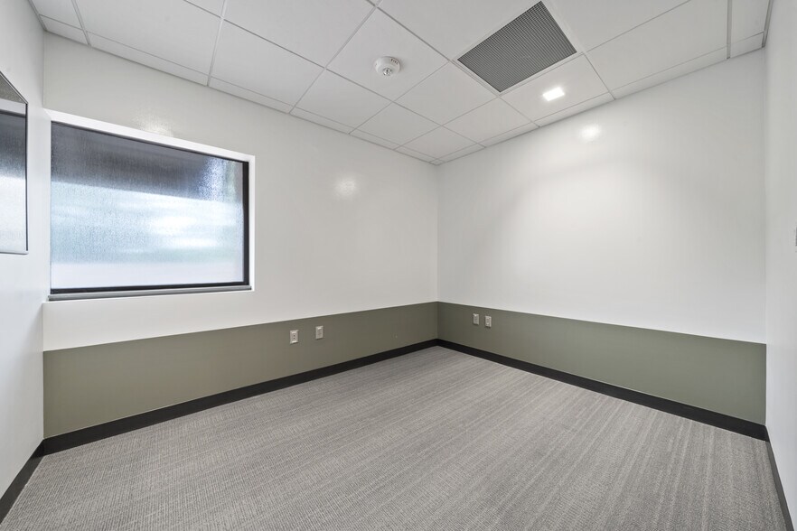 More Photos Of 7620 Guadalupe St, Austin Office For Lease