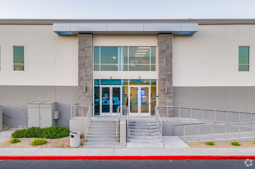 More Photos Of 3925 E Broadway Rd, Phoenix Office For Lease