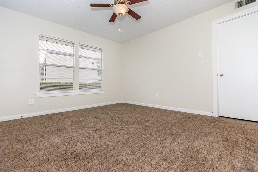 More Photos Of 5415 Scott St, Houston Apartments For Sale