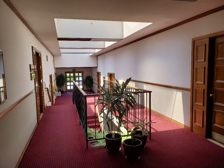 More Photos Of 5029 La Mart Dr, Riverside Office Residential For Lease