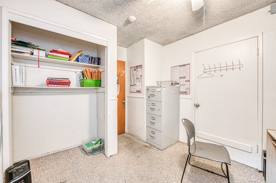 More Photos Of 3311-3315 E Sierra Madre Ave, Fresno Daycare Center For Sale