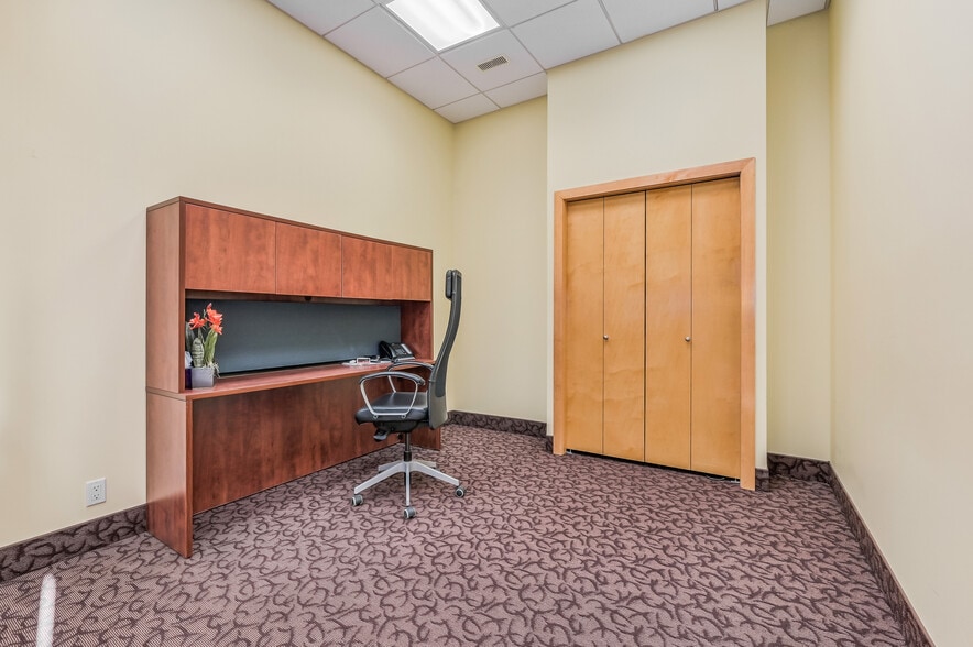 More Photos Of 4655 54th Ave NE, Calgary Warehouse For Sale