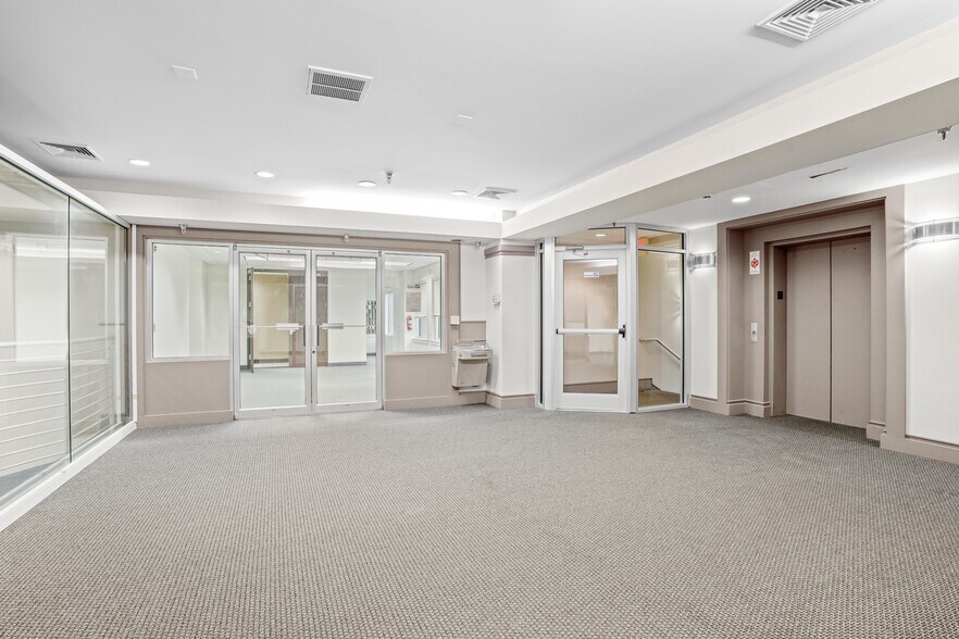 More Photos Of 46611 Corporate Dr, Lexington Park Office For Lease