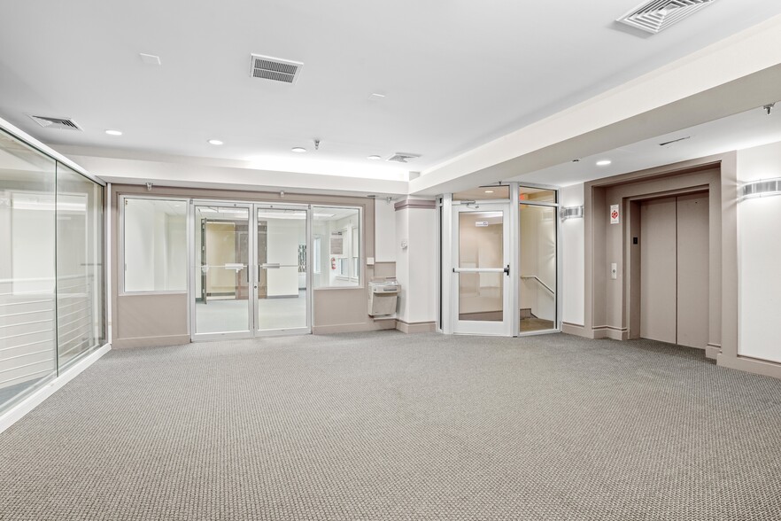 More Photos Of 46611 Corporate Dr, Lexington Park Office For Lease