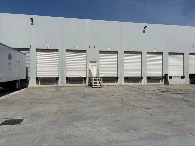 More Photos Of 11120 Hindry Ave, Los Angeles Distribution For Lease
