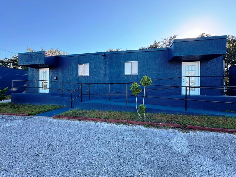 More Photos Of 5609 E Adamo Dr, Tampa Warehouse For Lease