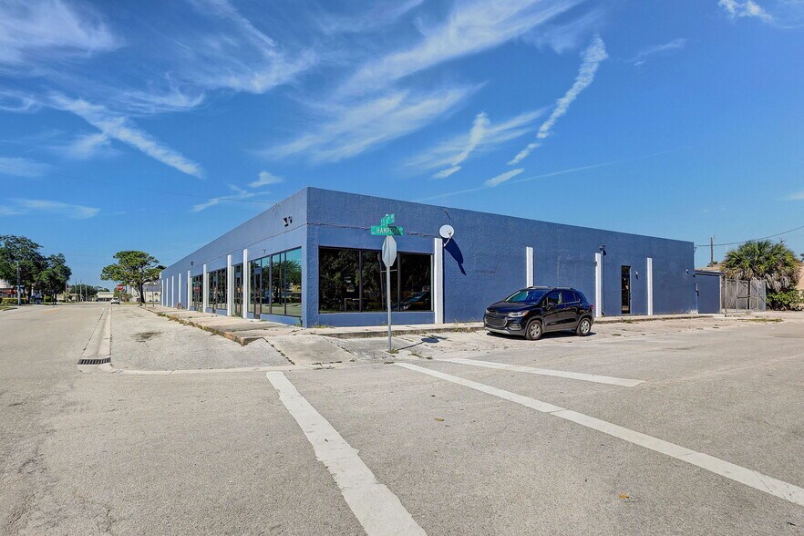 More Photos Of 519 Delaware Ave, Fort Pierce General Retail For Lease