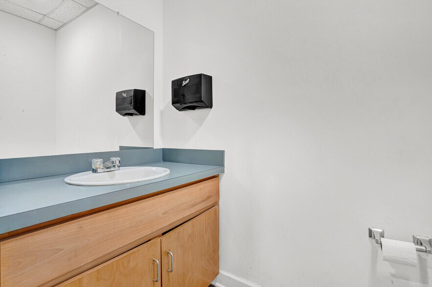 More Photos Of 349 W Main St, Durham Office For Lease