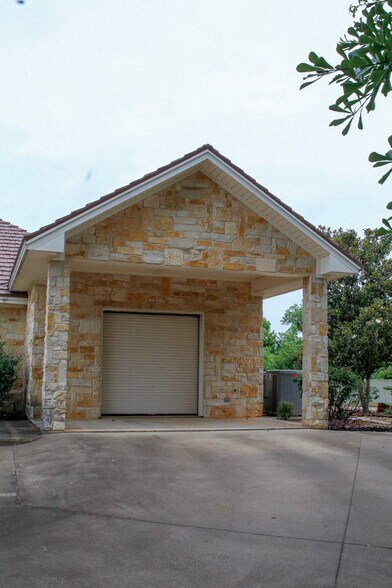 More Photos Of 404 Wynn Dr, Jacksonville Loft Creative Space For Sale
