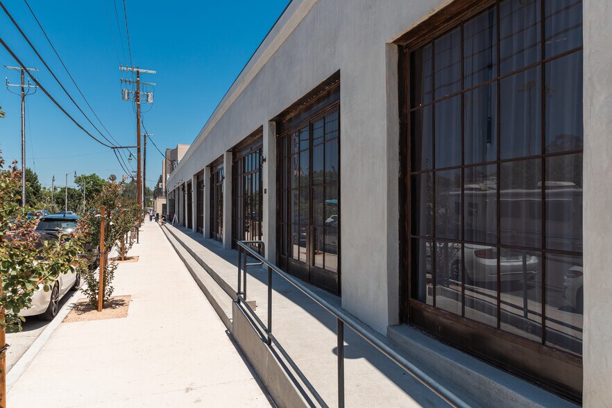 More Photos Of 1801 Blake Ave, Los Angeles Flex For Sale