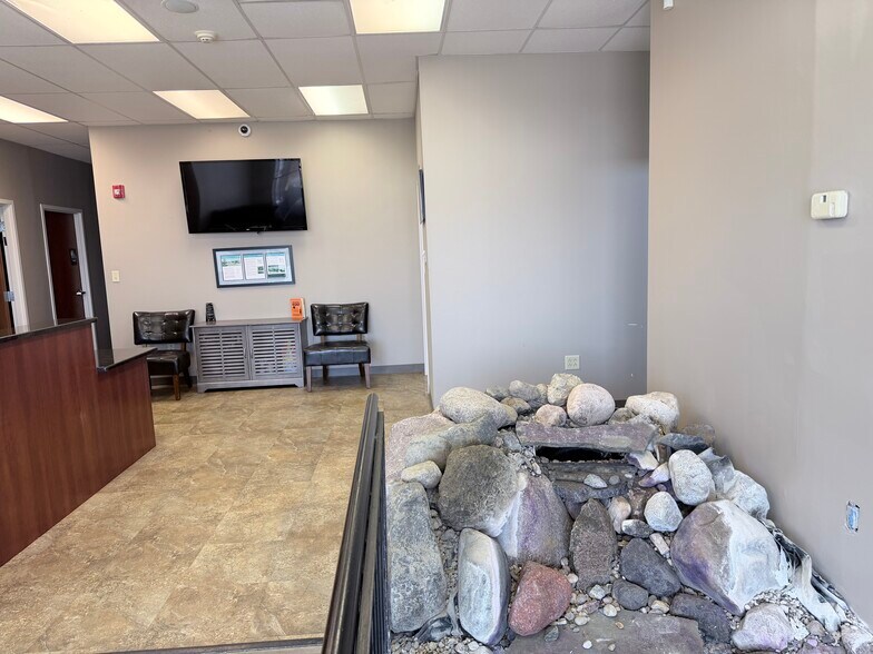 More Photos Of 150 N Prairie View Dr, Manteno General Retail For Sale