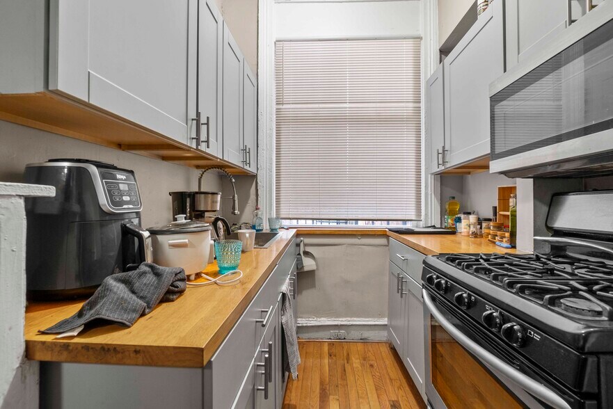 More Photos Of 1407 McCulloh St, Baltimore Apartments For Sale