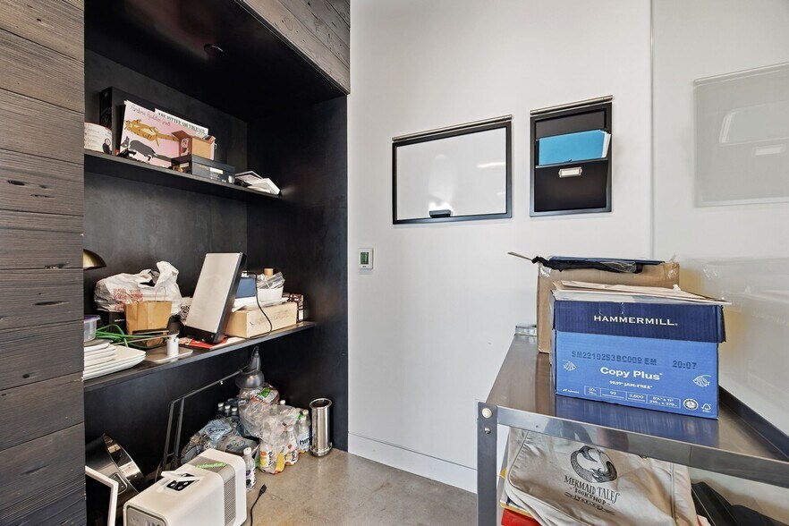 More Photos Of 404 E College St, Iowa City Hotel For Sale