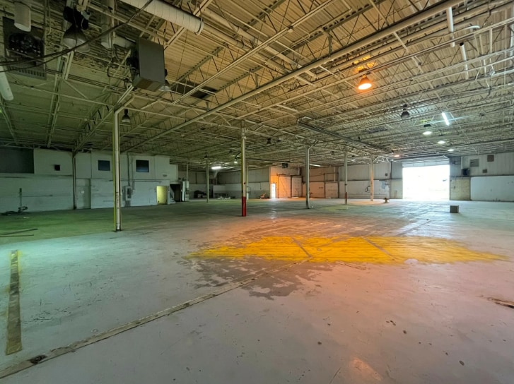 More Photos Of 3027 Airpark Dr N, Flint Warehouse For Sale