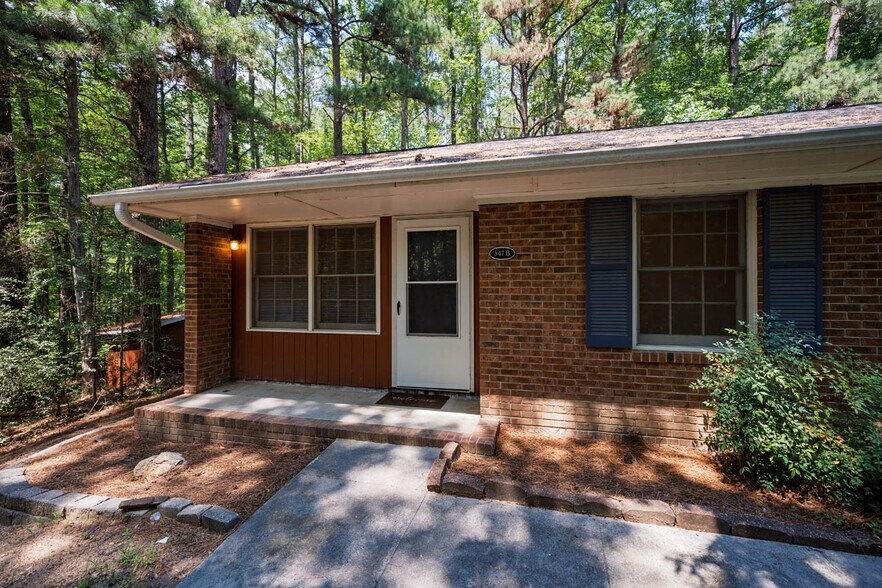 More Photos Of 547 Cedar Lake Rd, Chapel Hill Multifamily For Sale