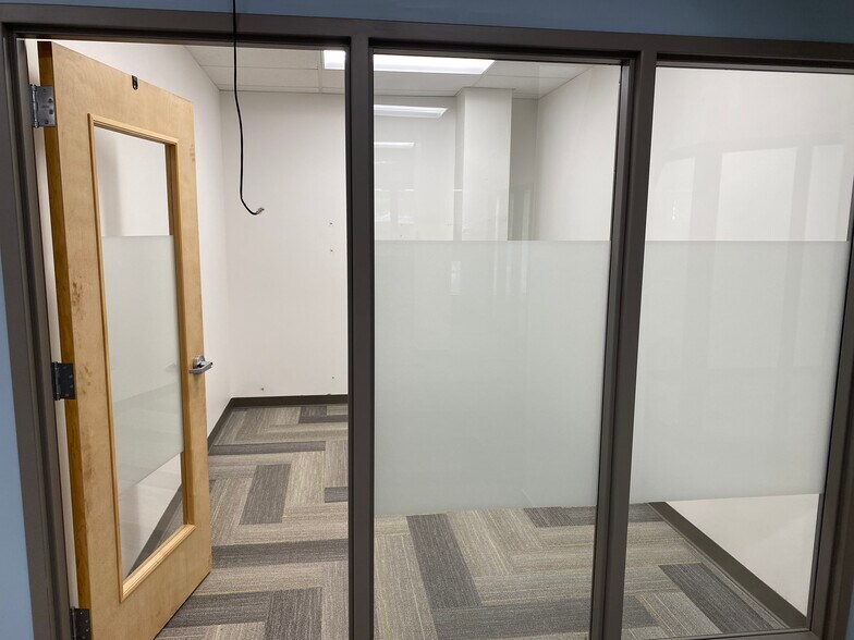 More Photos Of 17401-17407 Lorain Ave, Cleveland Freestanding For Lease