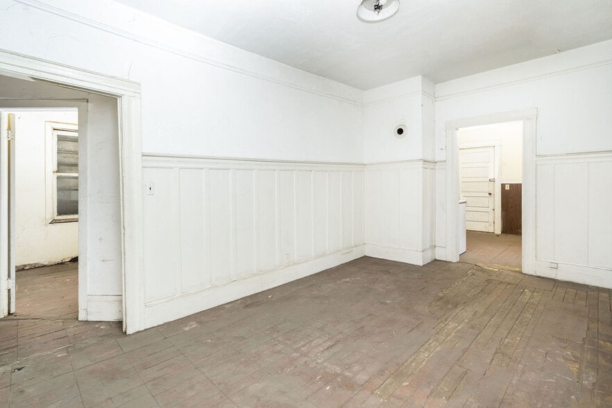 More Photos Of 4712 International Blvd, Oakland Specialty For Sale