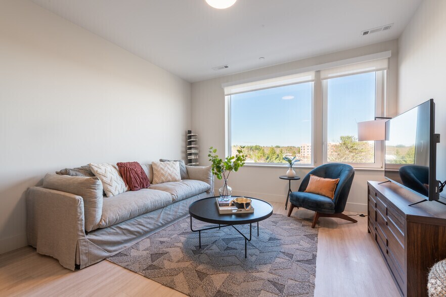 More Photos Of 39 Trotter Rd, Weymouth Apartments For Lease