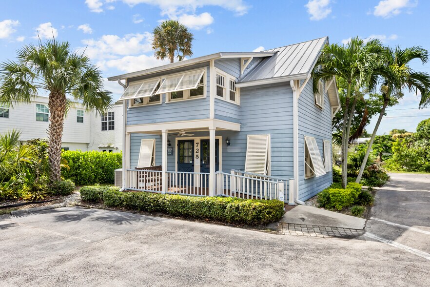 More Photos Of 725 SE 5th St, Stuart Office For Lease