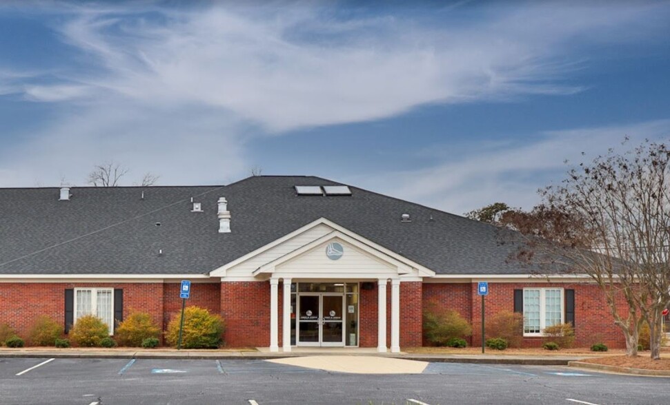 Primary Photo Of 2000 Hamilton Rd, Columbus Medical For Lease