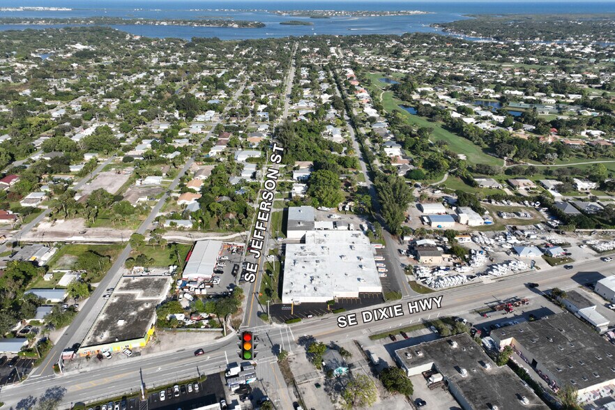 More Photos Of 3601 SE Dixie Hwy, Stuart Warehouse For Lease