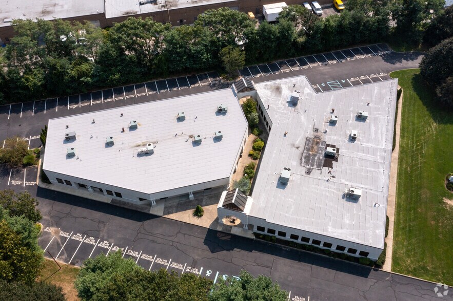 More Photos Of 201 Moreland Rd, Hauppauge Medical For Lease