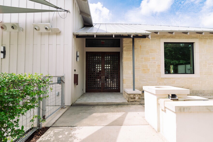 More Photos Of 1124 Usener St, Houston Freestanding For Sale