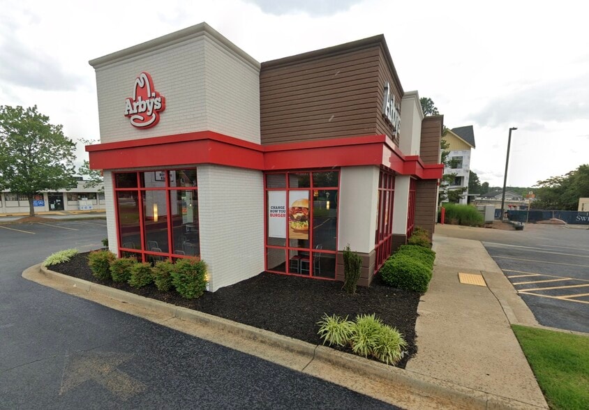 More Photos Of 2626 Sandy Plains Rd, Marietta Restaurant For Lease