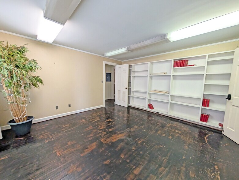 More Photos Of 461 Choccolocco Rd, Anniston Religious Facility For Sale