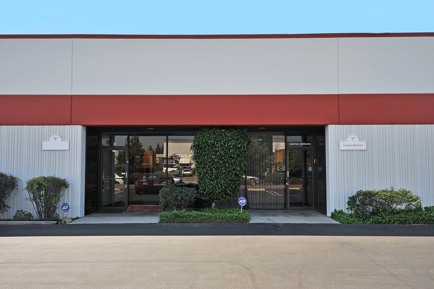 More Photos Of 9001 Oso Ave, Chatsworth Industrial For Lease