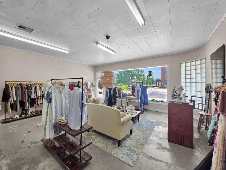 More Photos Of 617 Main St, Liberty Storefront Retail Office For Sale