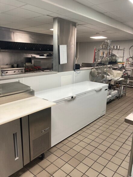 More Photos Of 1143 Wood St, Bristol Restaurant For Sale