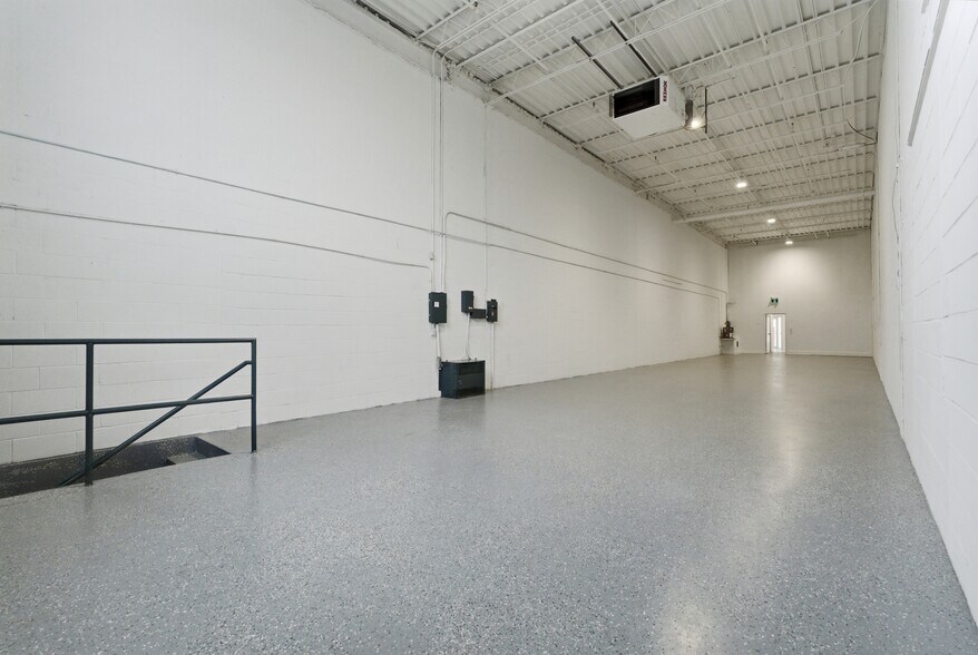 More Photos Of 397 Humberline Dr, Toronto Warehouse For Sale