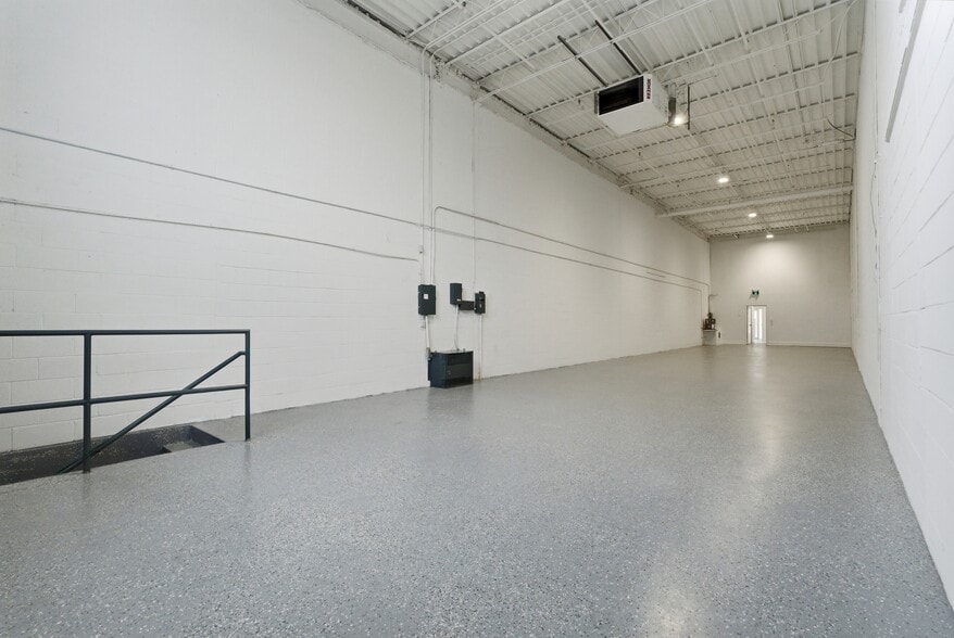 More Photos Of 397 Humberline Dr, Toronto Warehouse For Sale