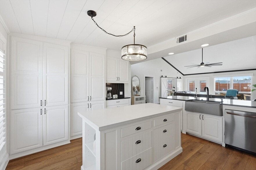 More Photos Of 10115 General Bond Ct, McKinney Airplane Hangar For Sale