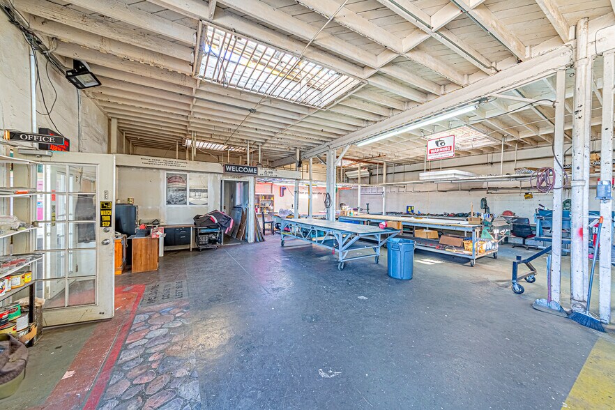 More Photos Of 4922 S Figueroa St, Los Angeles Storefront For Sale
