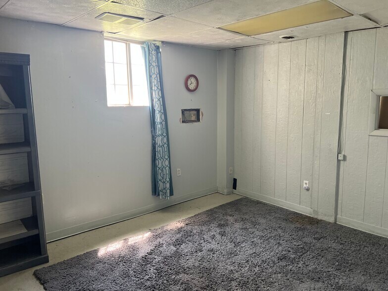 More Photos Of 2209 Camden Ave, Parkersburg Freestanding For Sale