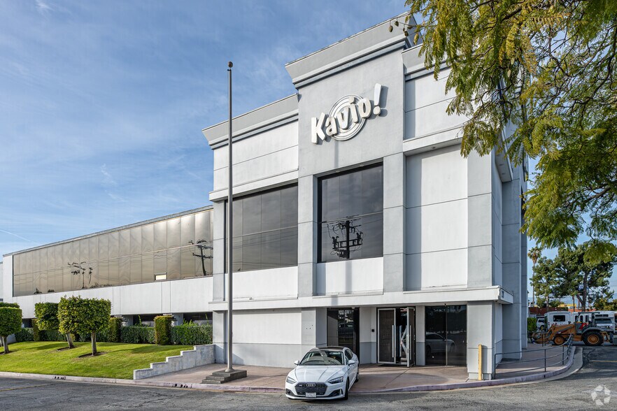 More Photos Of 3217 S Garfield Ave, Commerce Manufacturing For Sale