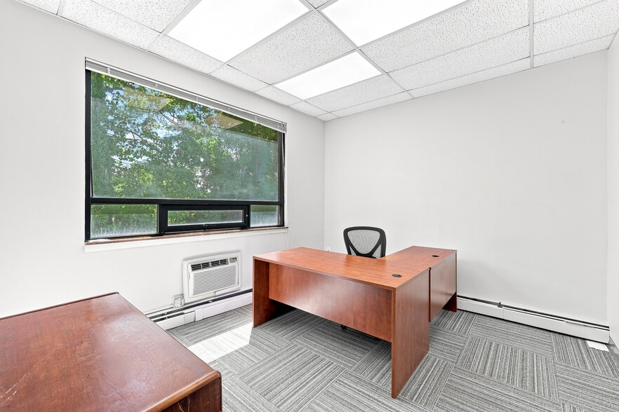 More Photos Of 92 S Central Ave, Hartsdale Storefront Retail Office For Lease