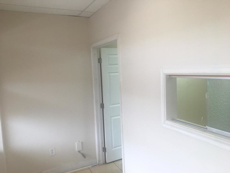 More Photos Of 6890 W Flagler St, Miami Storefront Retail Office For Lease