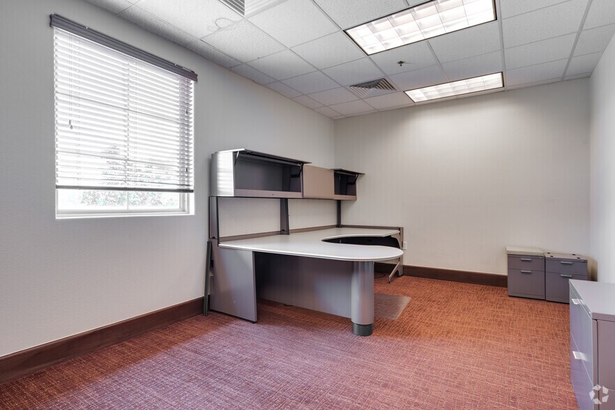 More Photos Of 18750 Interstate 45, Spring Unknown For Lease