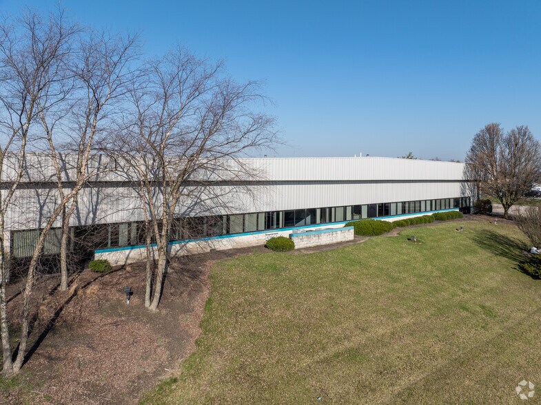 More Photos Of 7500 Industrial Row Dr, Mason Warehouse For Lease