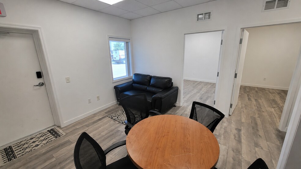 More Photos Of 6900 Barbour Rd, Riviera Beach Manufacturing For Lease