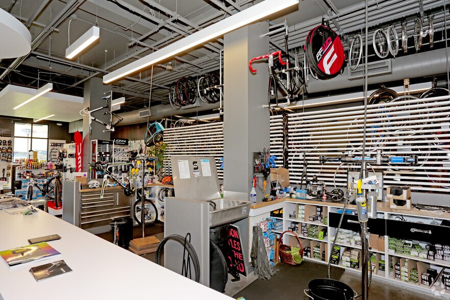 More Photos Of 9400 Corbin Ave, Northridge Apartments For Lease